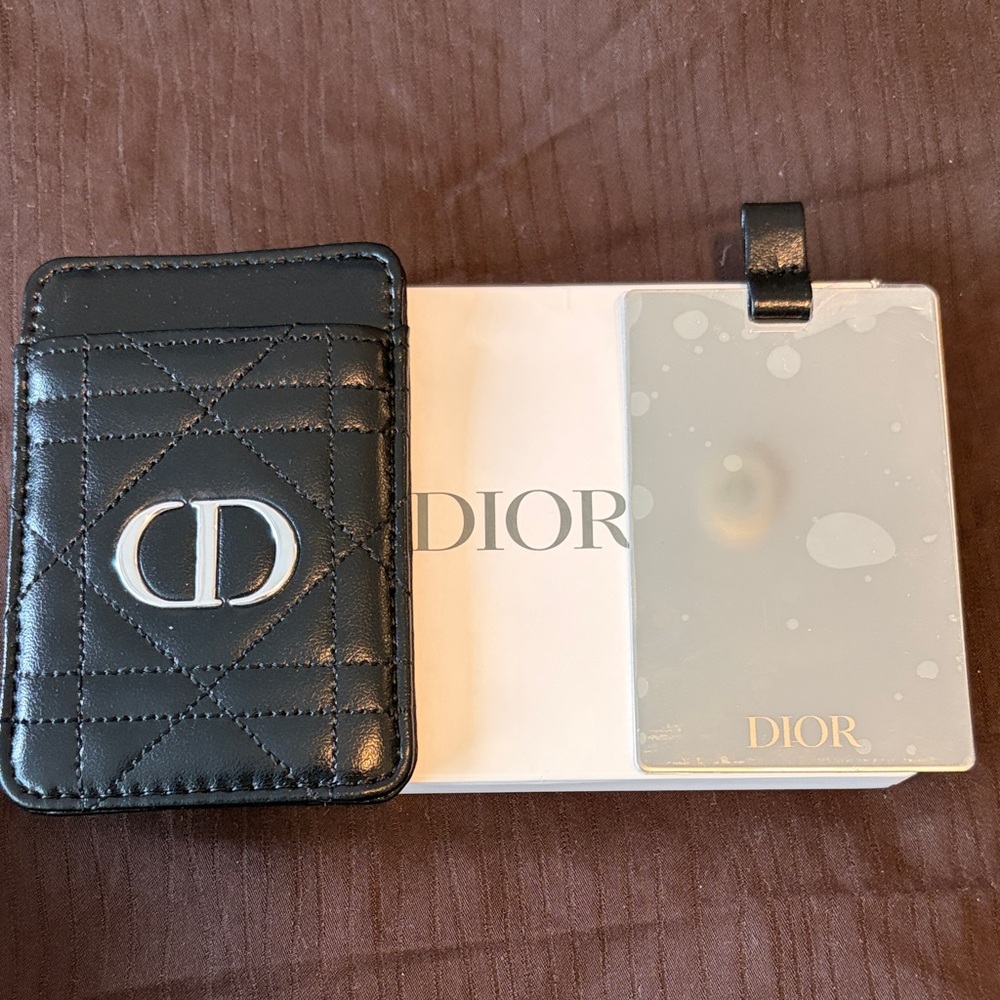 Dior Black Quilted CD Logo Card Holder with Mirror Tag(Authentic))